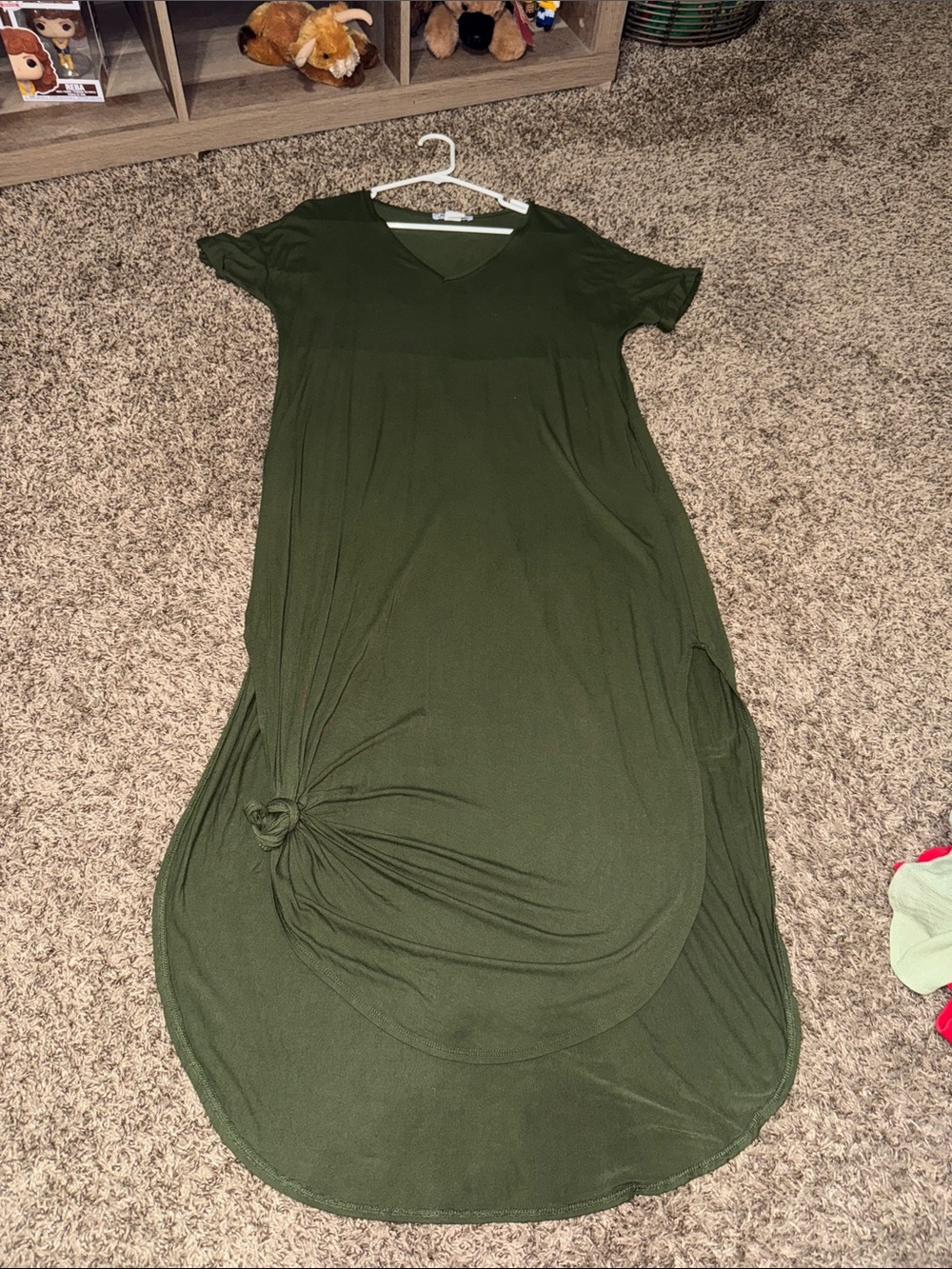 Relaxed V-Neck Olive Maxi Dress with Side Knot